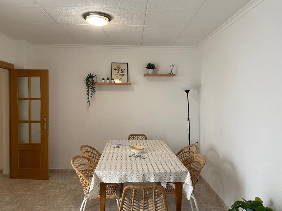 Cozy Apartment In Centre Of Alicante Near Plaza De Toros Luaran gambar